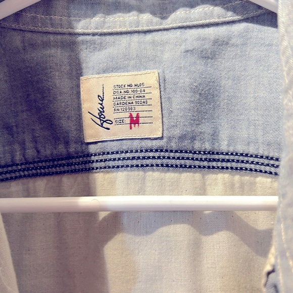 Casual button Up shirt - Picture 2 of 4